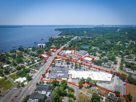 Lakewood Promenade - Pub