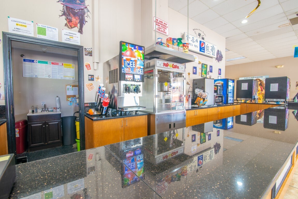 895 N Dixie Blvd, Radcliff, KY 40160 Showtime Cinema