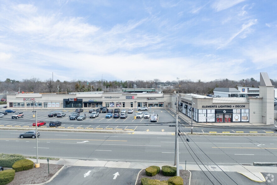 229-243 Glen Cove Rd, Carle Place, NY for lease - Aerial - Image 2 of 5