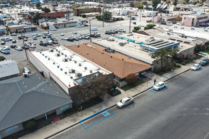 1705 28th St, Bakersfield, CA for lease - Aerial - Image 2 of 20