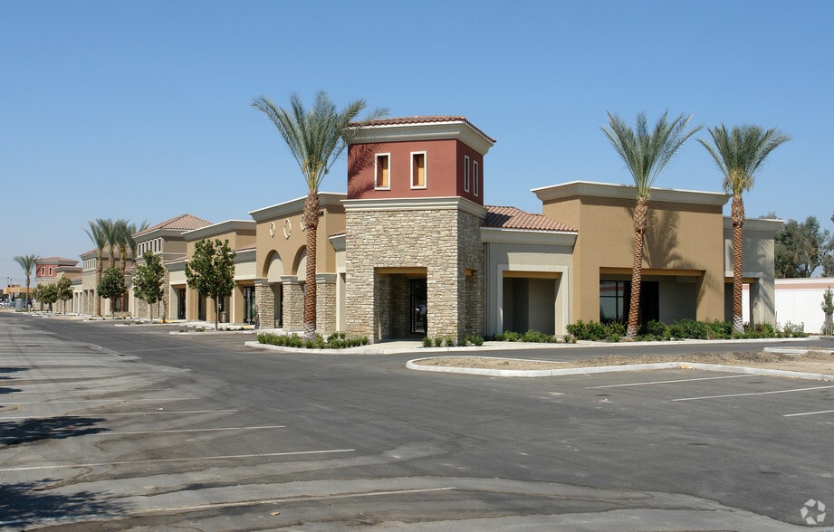 4700 Panama Ln, Bakersfield, CA for lease - Primary Photo - Image 1 of 13