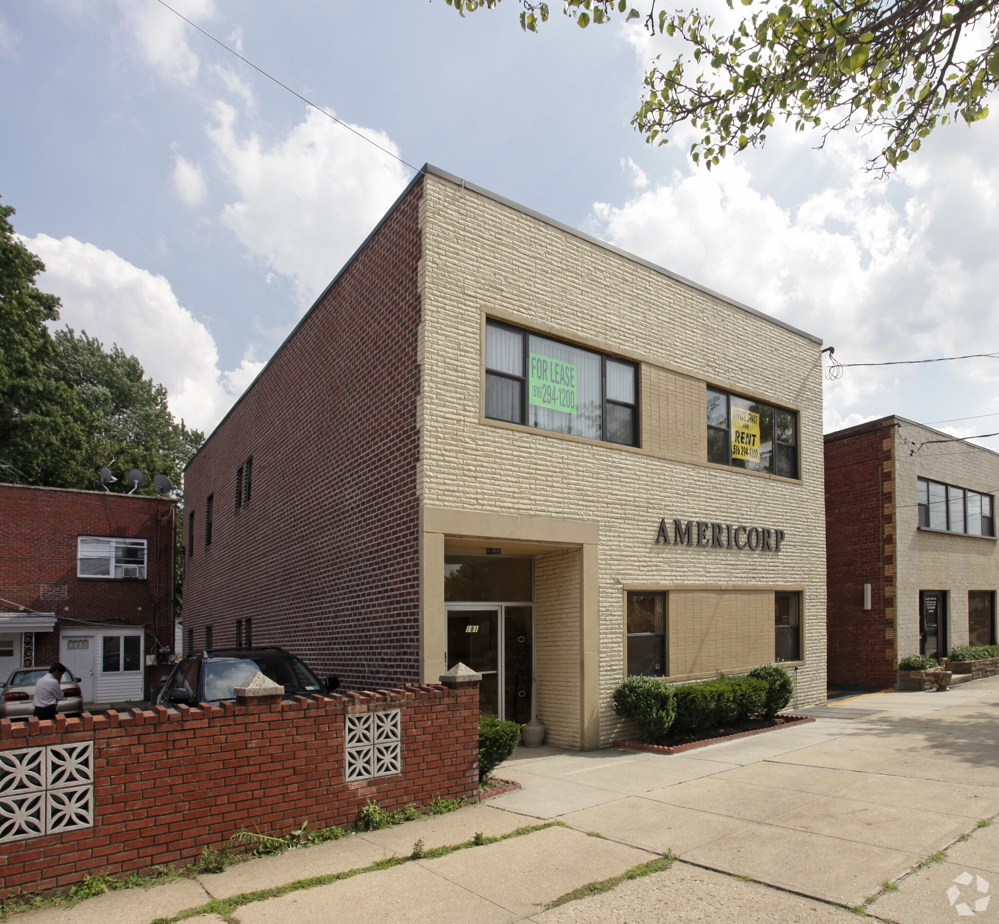 181 Hillside Ave, Williston Park, NY for lease Primary Photo- Image 1 of 8