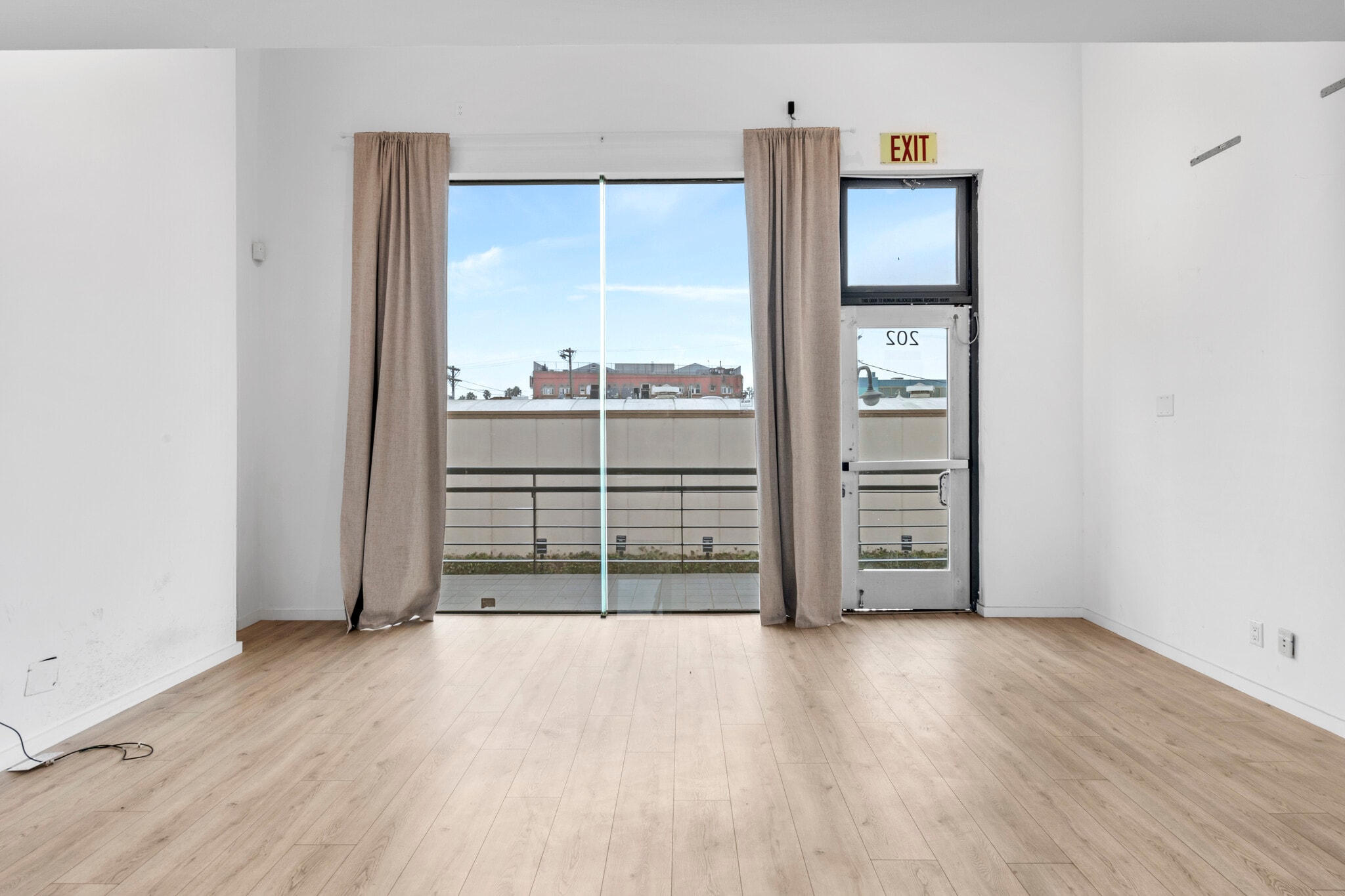 1501 Main St, Venice, CA for lease Interior Photo- Image 1 of 10