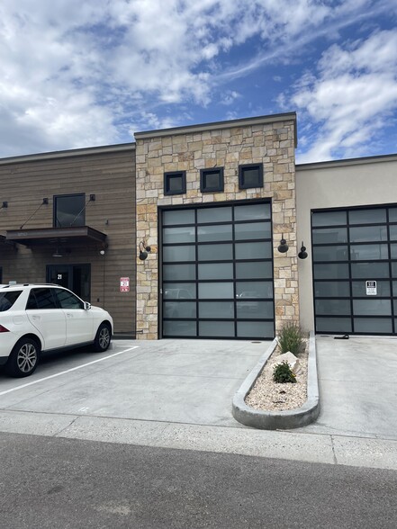 4554 North Forestdale Dr, Park City, UT for lease - Building Photo - Image 1 of 3