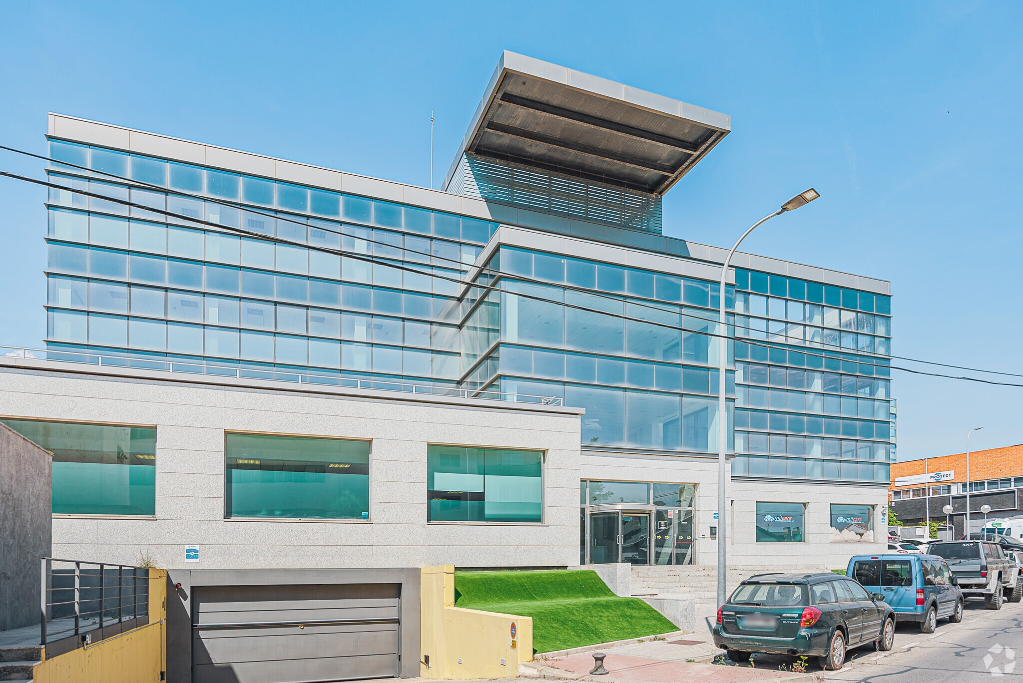 Office in Alcobendas, Madrid for sale Primary Photo- Image 1 of 4