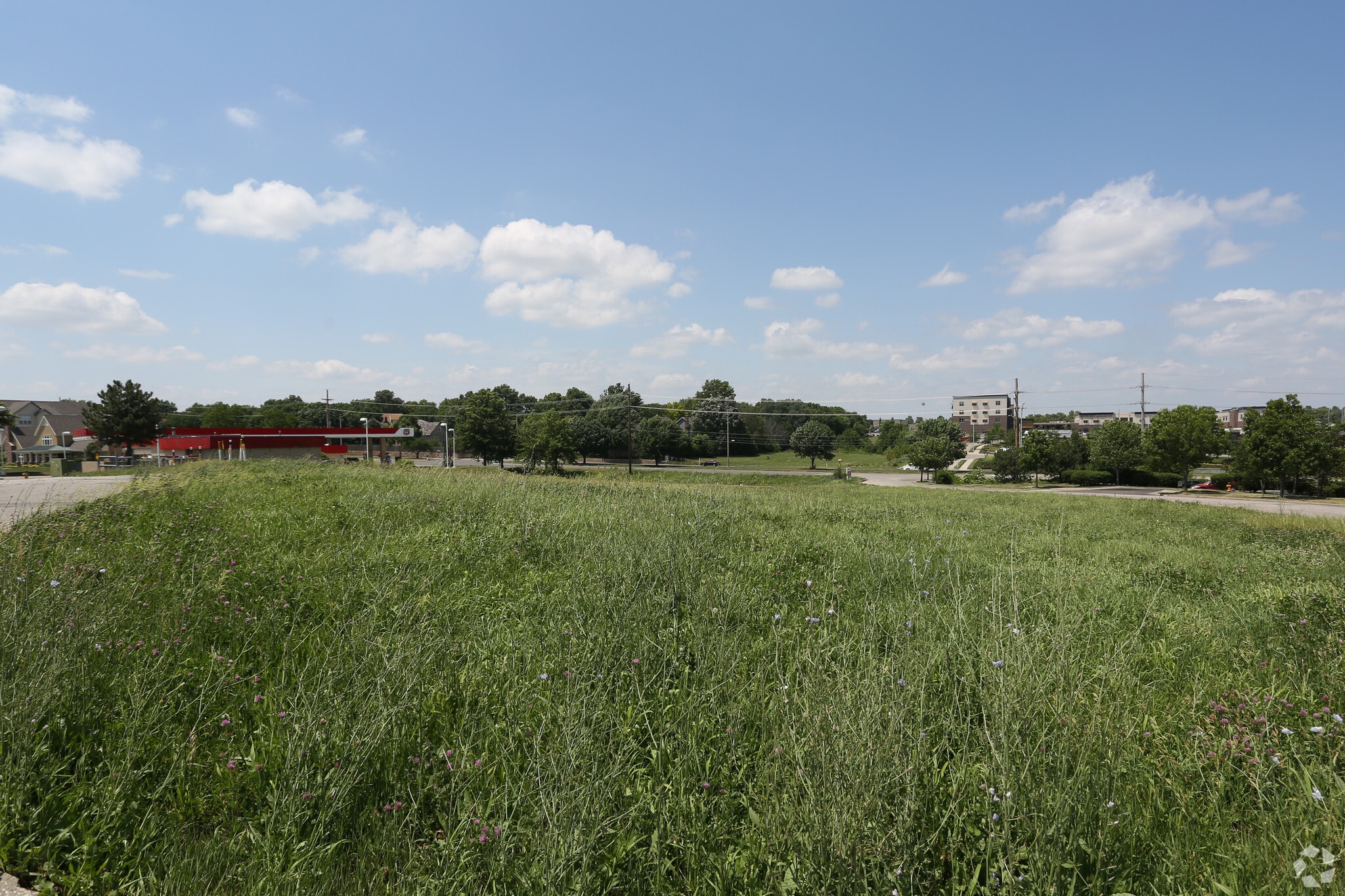 College Blvd, Lenexa, KS for sale Primary Photo- Image 1 of 5