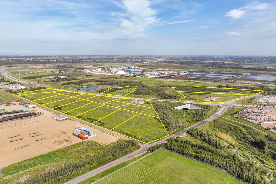 12704 NE 17 St NE, Edmonton, AB for sale - Building Photo - Image 1 of 21