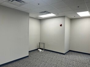 800 W Williams St, Apex, NC for lease Interior Photo- Image 1 of 2