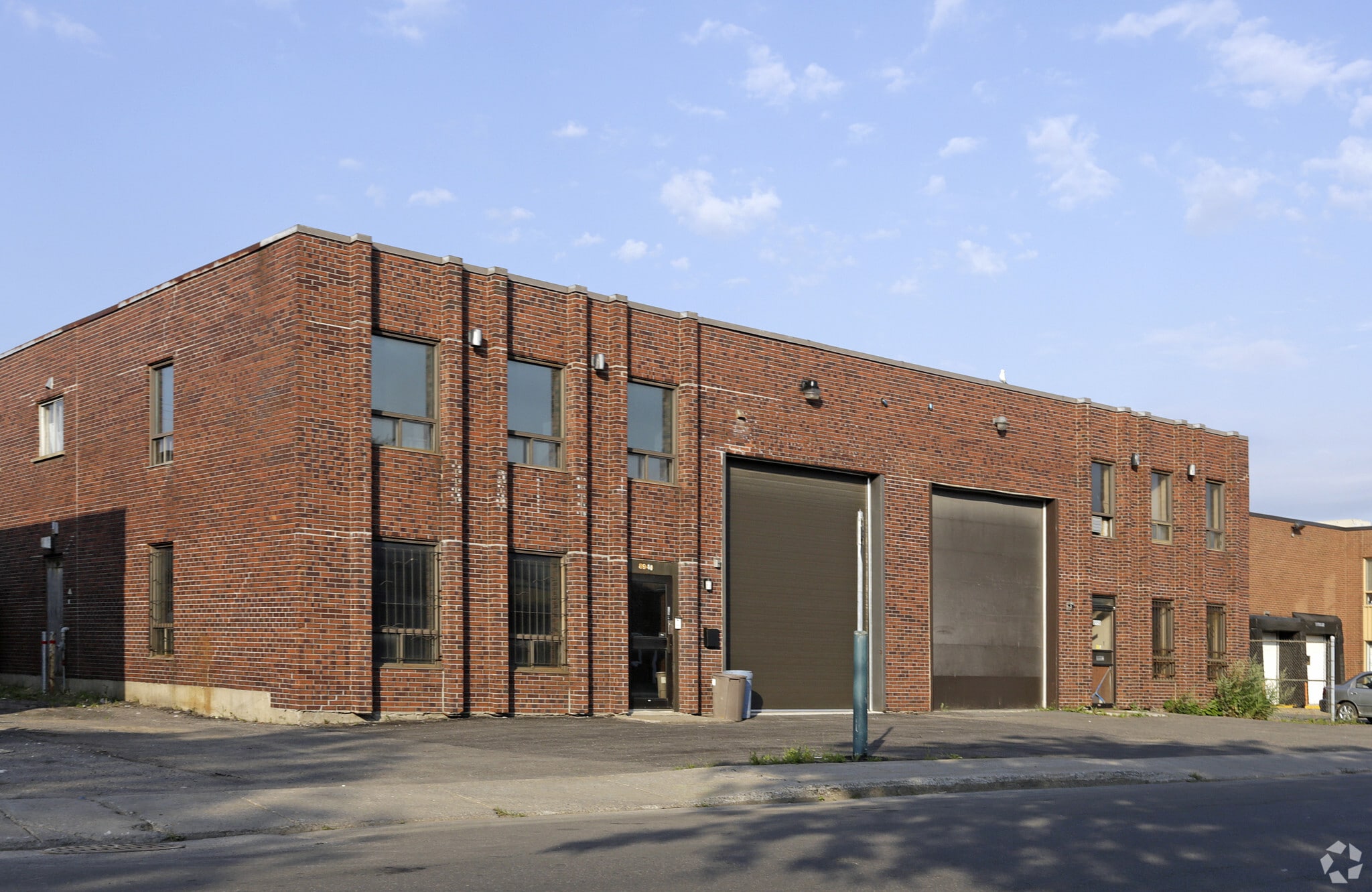 8940 Rue Champ D'eau, Montréal, QC for sale Primary Photo- Image 1 of 1