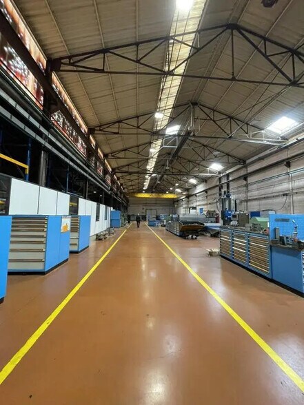 Industrial in Saint-Étienne for lease - Building Photo - Image 3 of 7