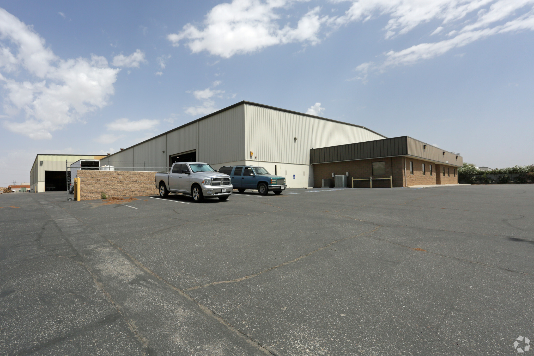 17079 Muskrat Ave, Adelanto, CA for sale Building Photo- Image 1 of 1