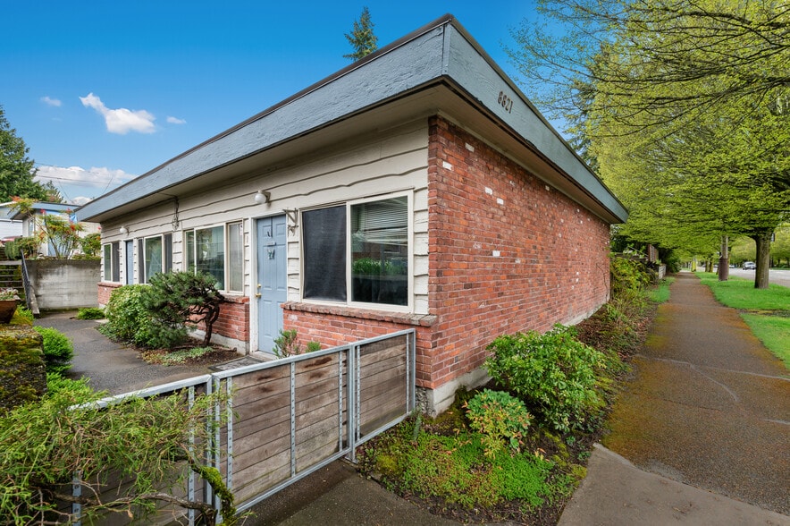 8821 35th Ave SW, Seattle, WA for sale - Building Photo - Image 1 of 20