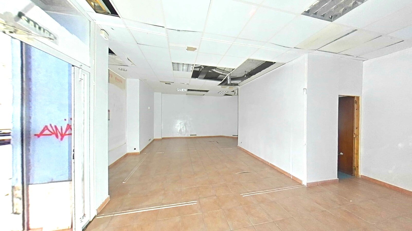 Zaragoza, ZAR 50015 - Unit Puerta 1A - - Interior Photo - Image 2 of 8