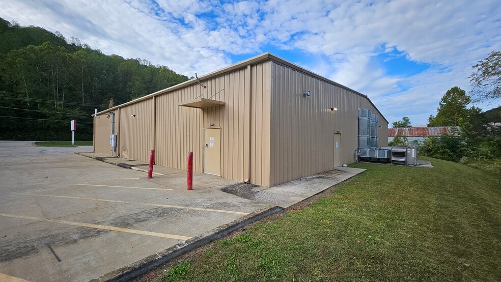 5732 McClellan Hwy, Branchland, WV for lease - Building Photo - Image 3 of 22