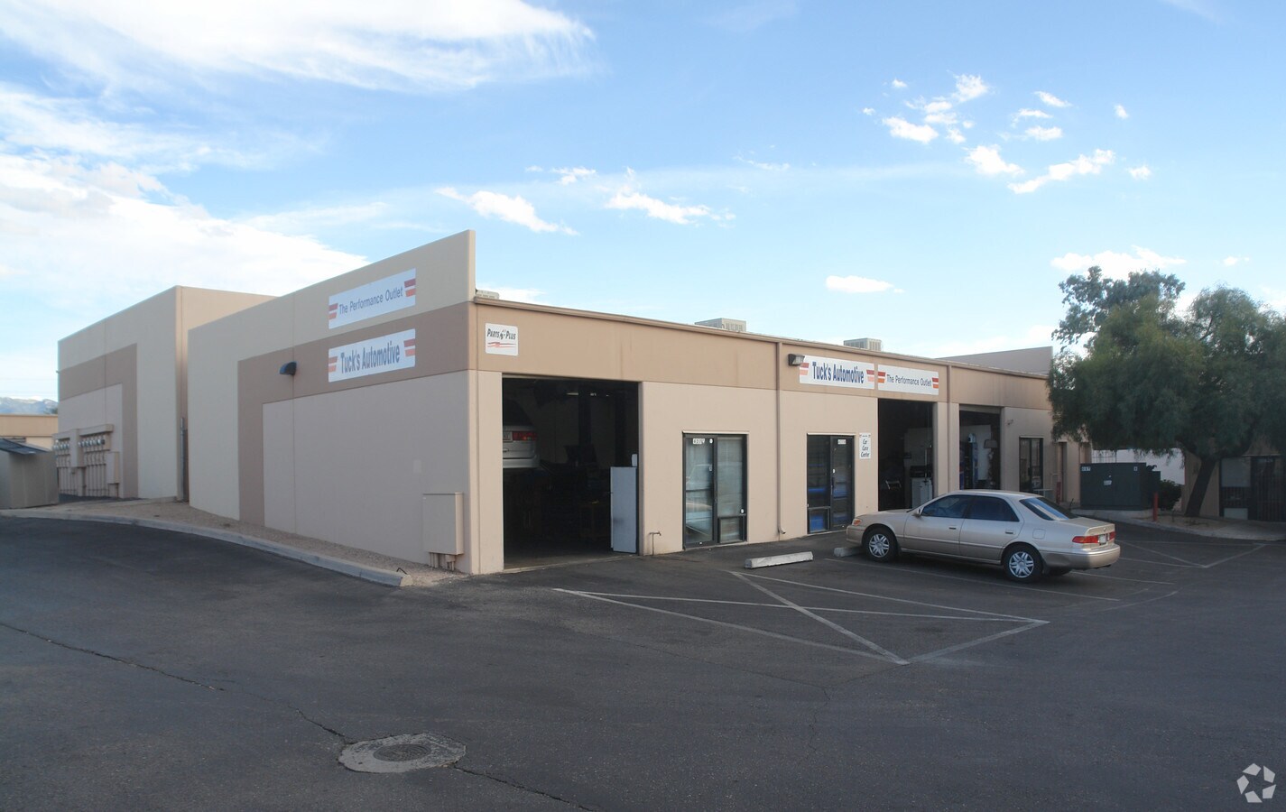 150 S Camino Seco, Tucson, AZ 85710