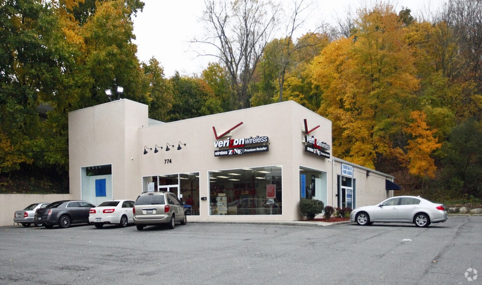 774 N Bedford Ave, Mount Kisco, NY for sale - Building Photo - Image 1 of 1