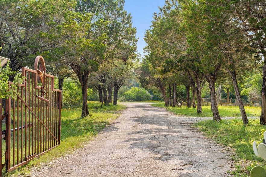 534 County Road 407, Spicewood, TX for sale - Other - Image 1 of 50