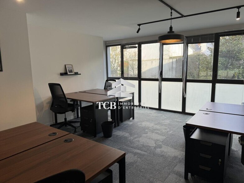 Office in Nantes for lease - Interior Photo - Image 2 of 9