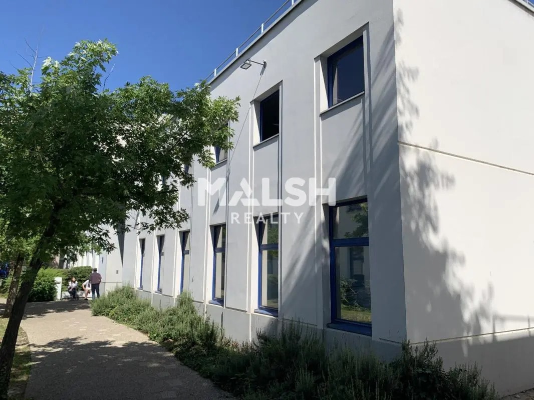 Office in Villeurbanne for lease Building Photo- Image 1 of 14