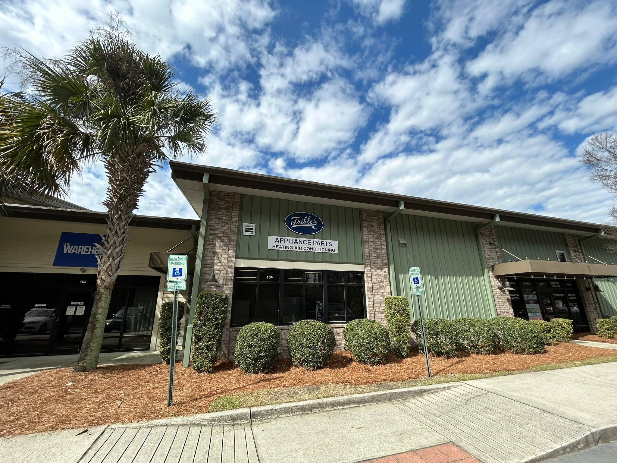 547 Long Point Rd, Mount Pleasant, SC for lease Interior Photo- Image 1 of 9