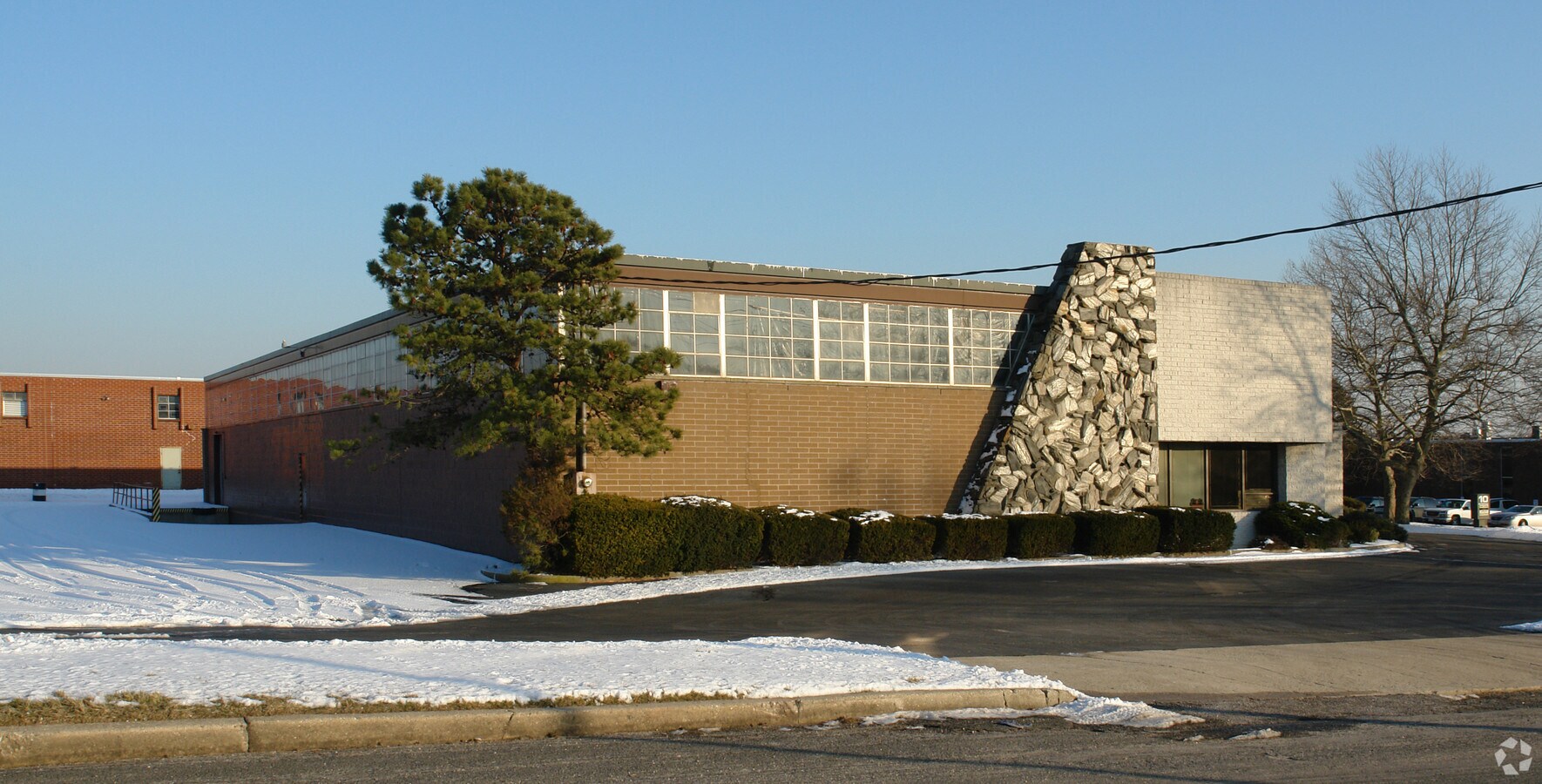 45 Hoffman Ave, Hauppauge, NY 11788