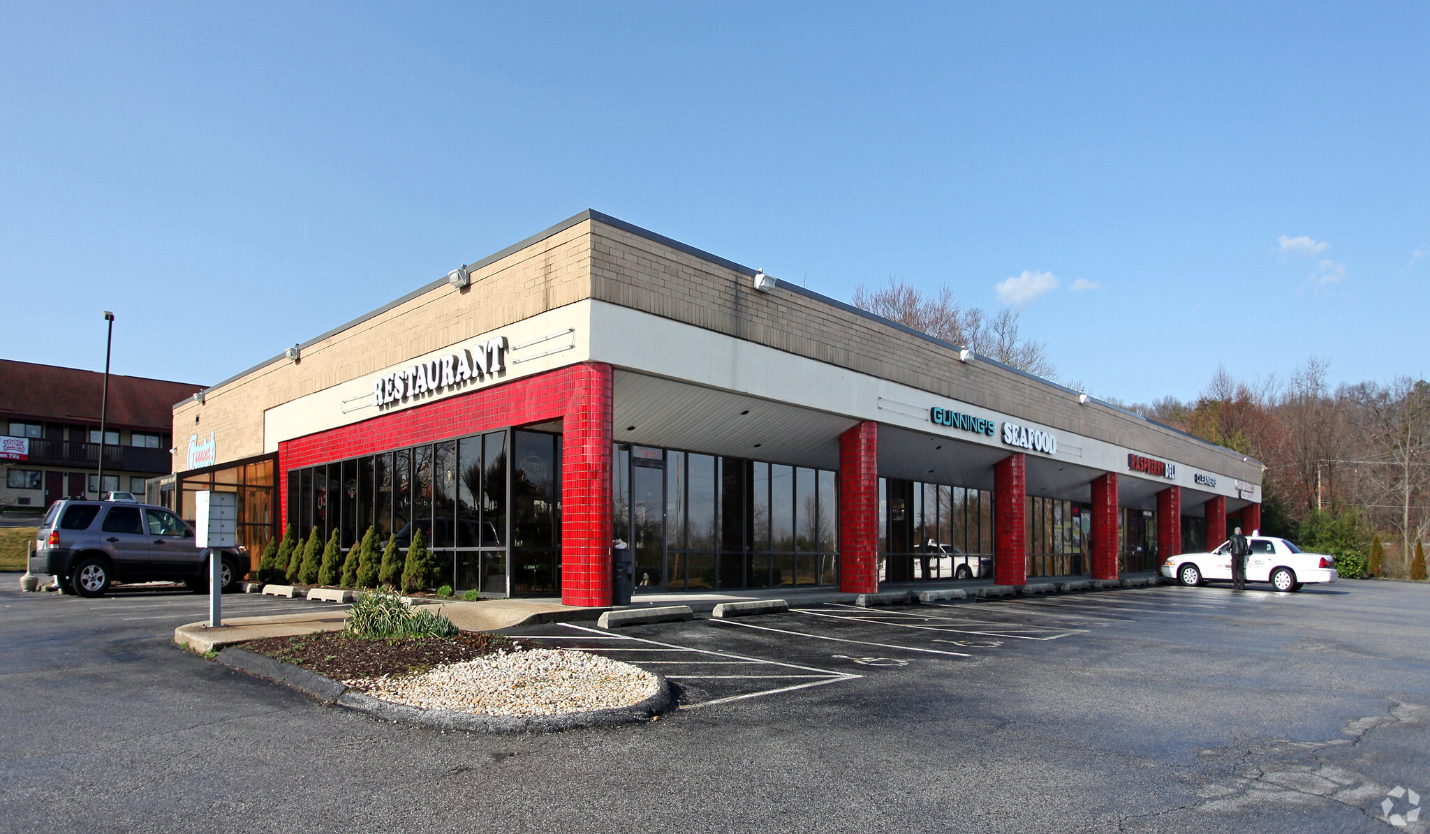 7304 Parkway Dr, Hanover, MD for lease Primary Photo- Image 1 of 4