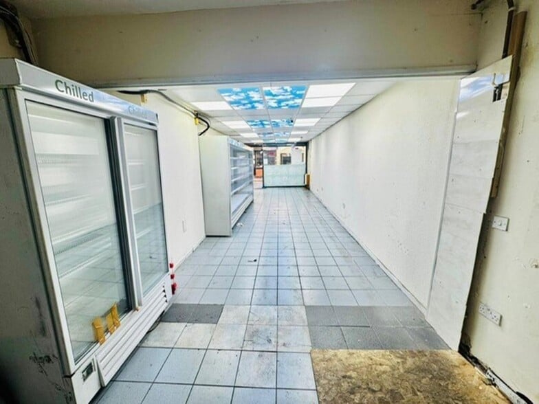 218 Wolverhampton St, Dudley for lease - Building Photo - Image 3 of 5