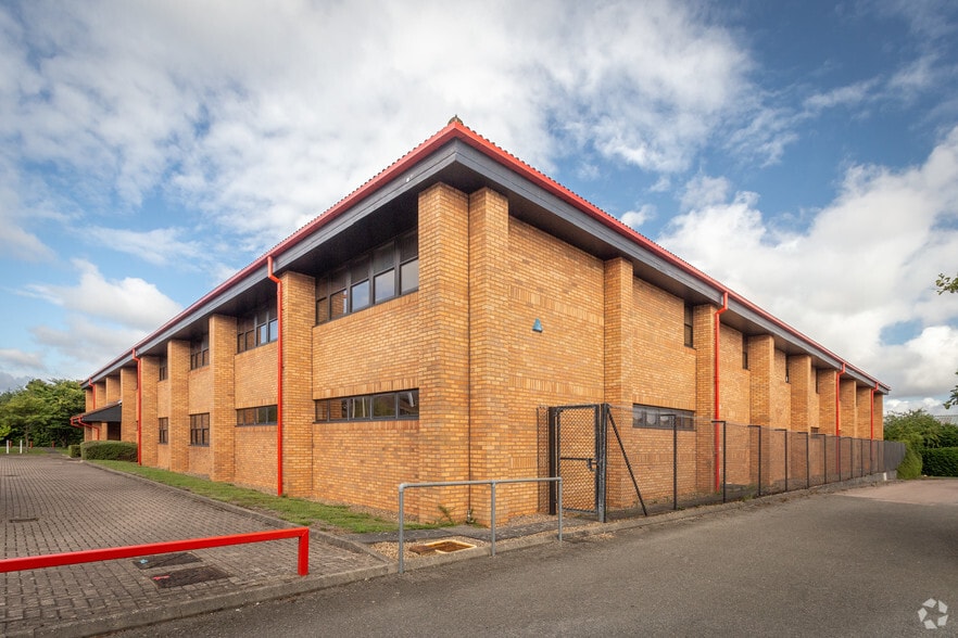 Anglia Way, Northampton for sale - Primary Photo - Image 1 of 1