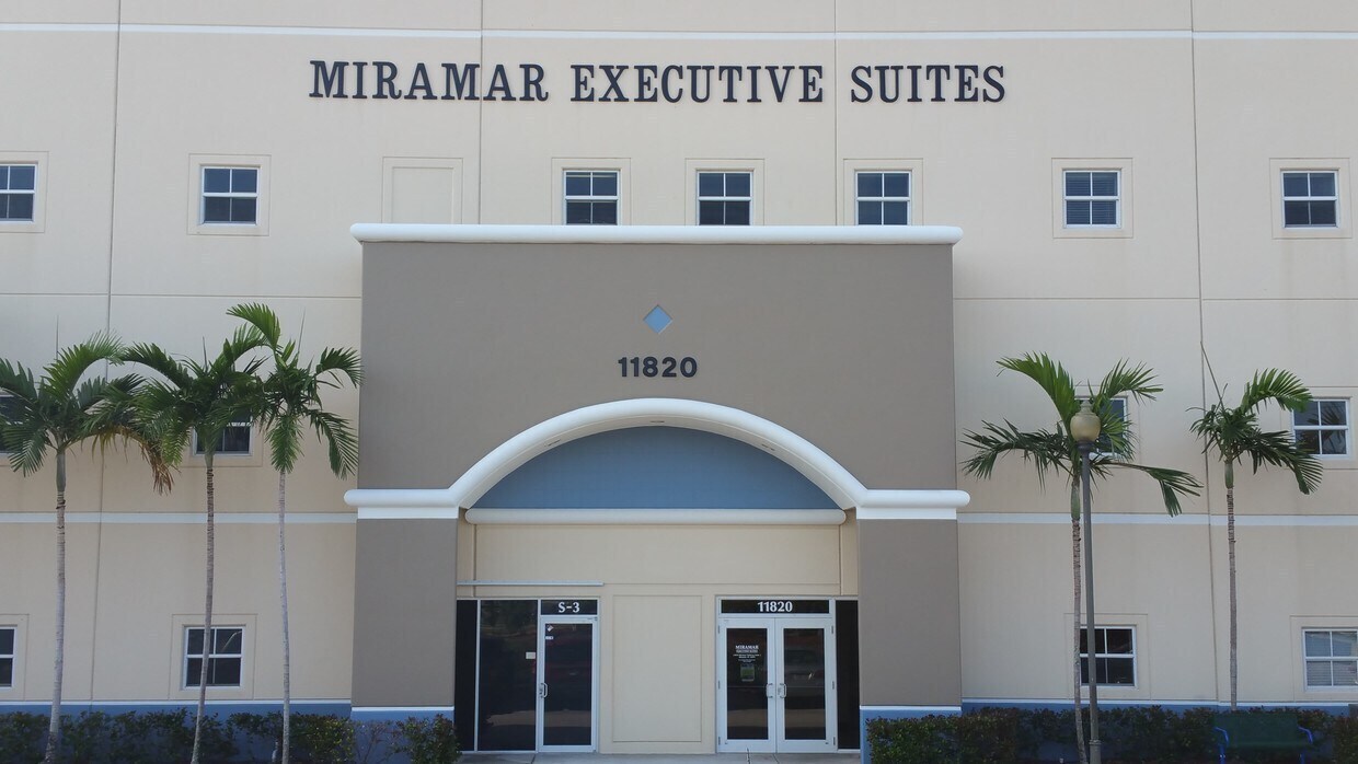 11820 Miramar Pky, Miramar, FL for lease Building Photo- Image 1 of 14