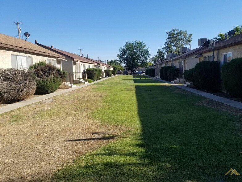 2003 Lester St, Bakersfield, CA for sale - Primary Photo - Image 1 of 1