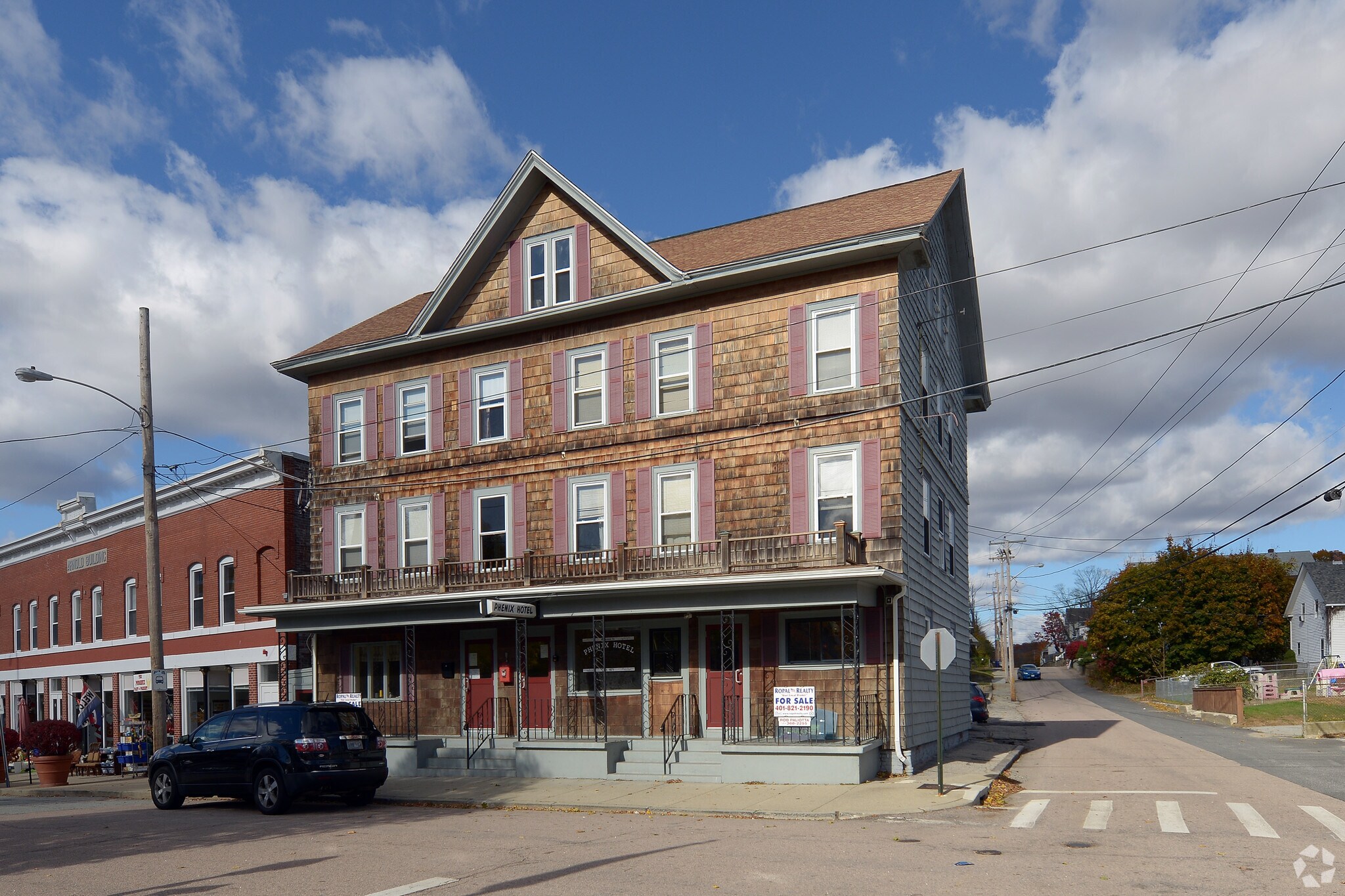 18 Highland St, West Warwick, RI for sale Primary Photo- Image 1 of 1