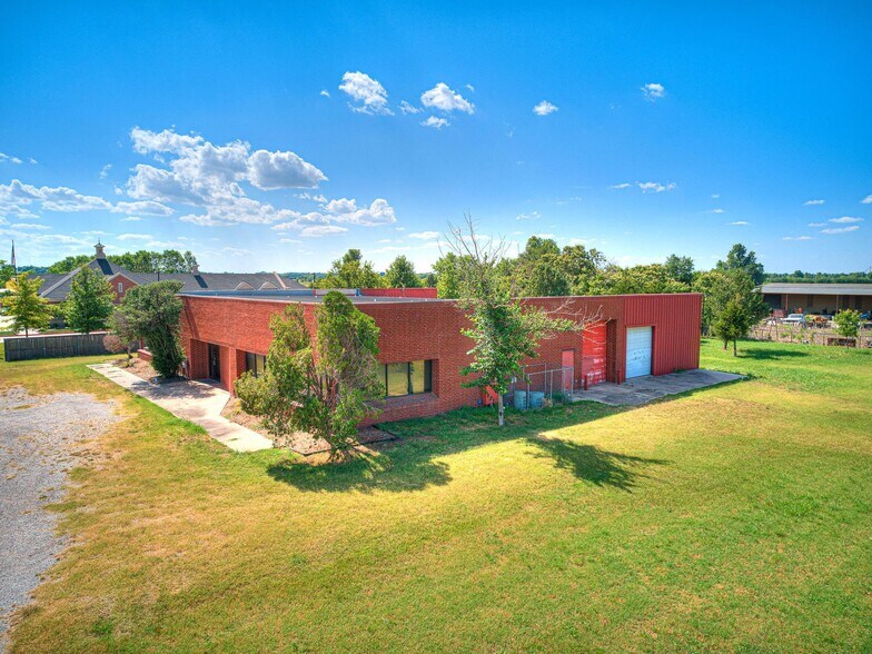 4945 SE 44th St, Norman, OK for sale - Building Photo - Image 1 of 1