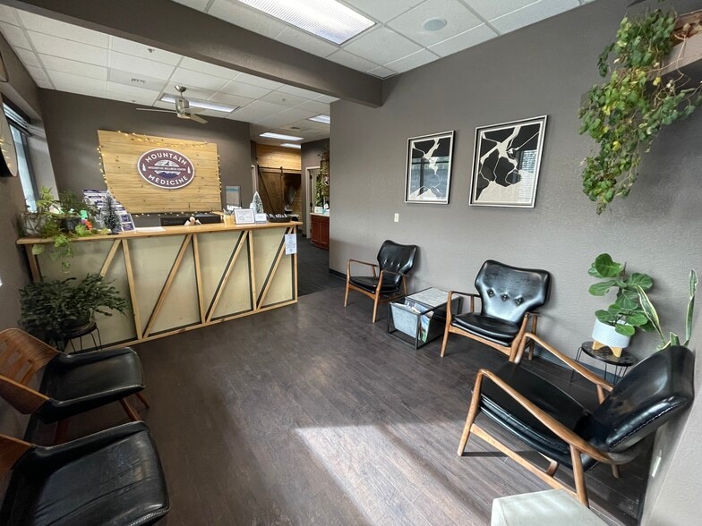 1585 S Plaza Way, Flagstaff, AZ for lease - Interior Photo - Image 3 of 24