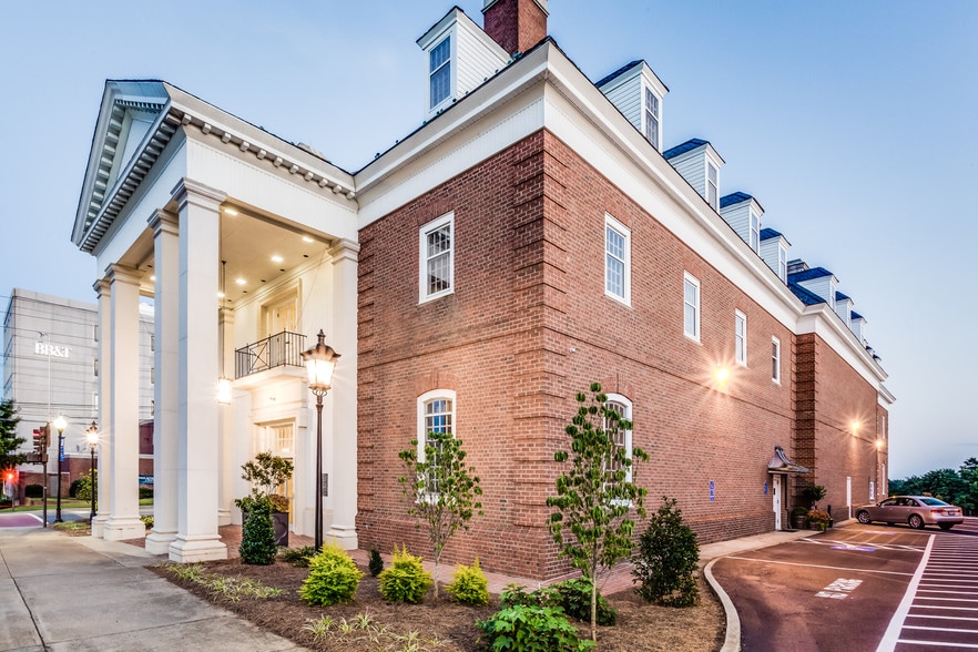 134 E Church St, Martinsville, VA for lease - Building Photo - Image 2 of 5