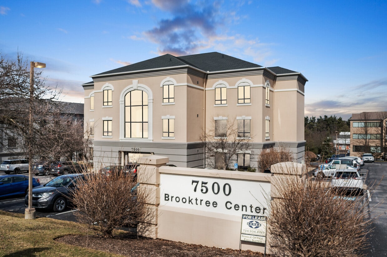 7500 Brooktree Rd, Wexford, PA for lease Interior Photo- Image 1 of 4