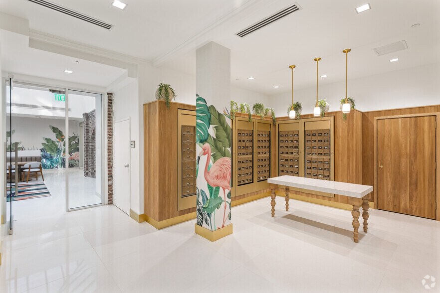 224 Datura St, West Palm Beach, FL for lease - Interior Photo - Image 2 of 17