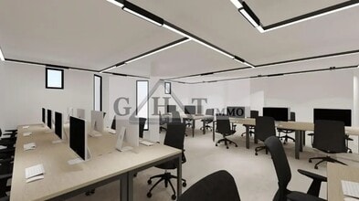 Flex in Montreuil for lease Interior Photo- Image 1 of 2