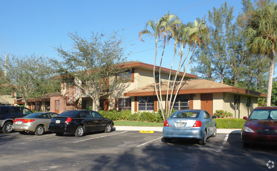 120 S University Dr, Plantation, FL for lease - Building Photo - Image 1 of 4