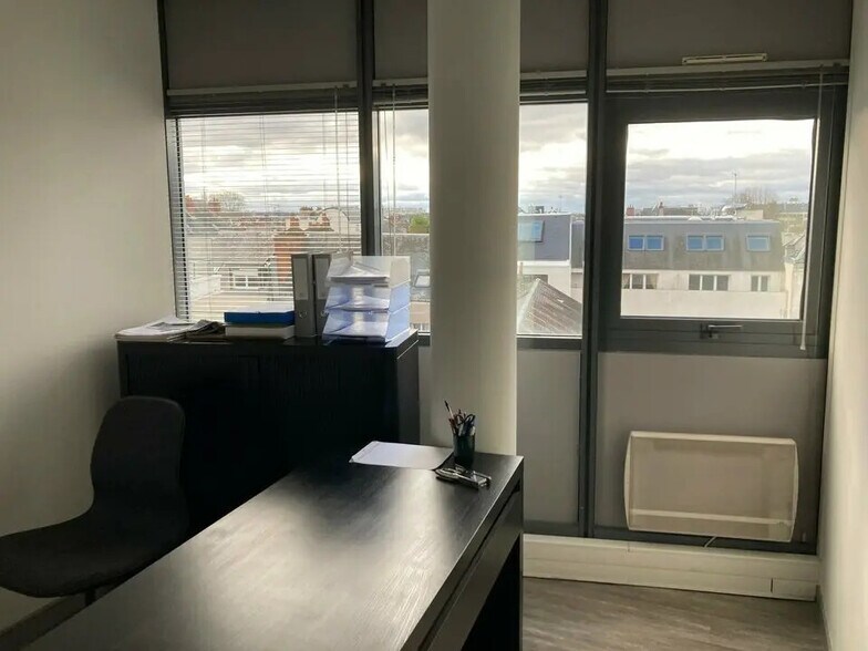 Office in Tours for lease - Building Photo - Image 2 of 5