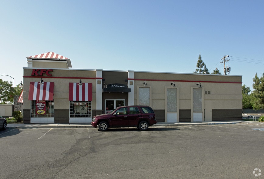 157 S Madera Ave, Kerman, CA for lease - Primary Photo - Image 2 of 3