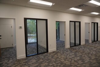 1010 Huntcliff, Atlanta, GA for lease Interior Photo- Image 2 of 16