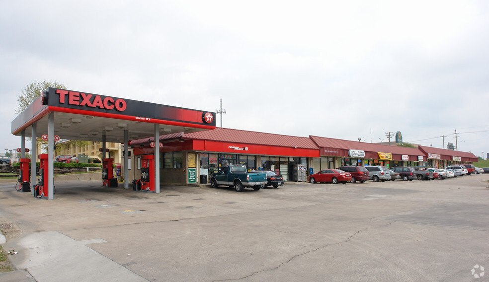 397 E Southwest Pky, Lewisville, TX for lease - Building Photo - Image 2 of 5