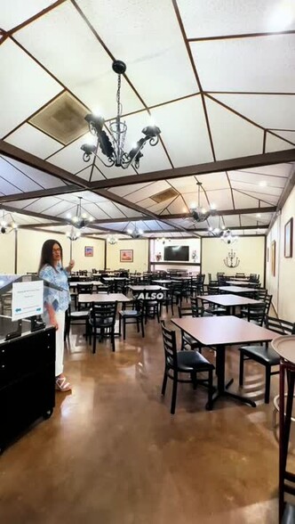 206 NW 4th St, Big Spring, TX for sale - Commercial Listing Video - Image 3 of 37