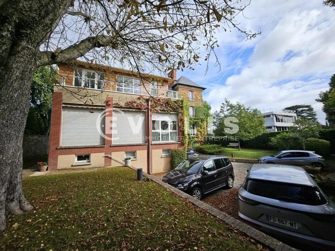 Office in Bourg-la-Reine for lease Building Photo- Image 1 of 21