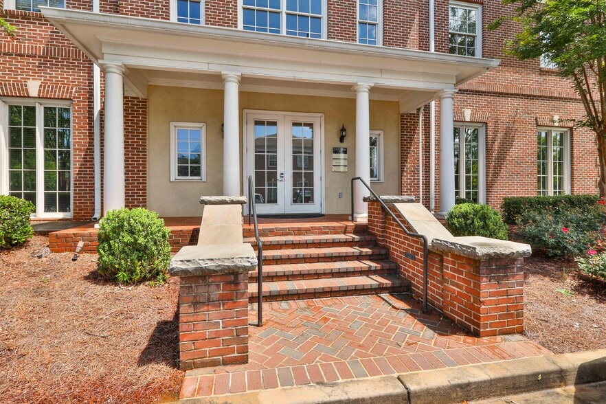 75 Jackson St, Newnan, GA for lease - Building Photo - Image 1 of 14