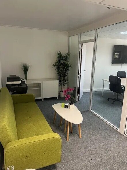 Office in Évry-Courcouronnes for lease - Interior Photo - Image 2 of 4