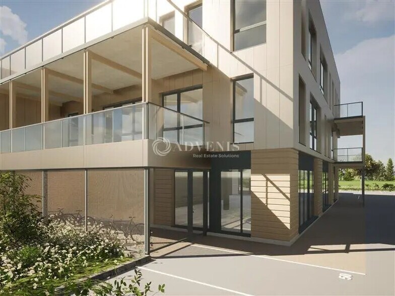 Office in Entzheim for lease - Building Photo - Image 2 of 7