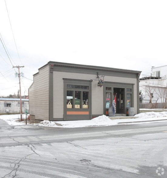 33 Ferry St, Schuylerville, NY 12871