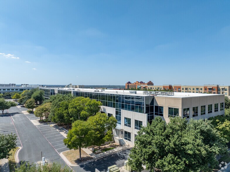 301 Sundance Pky, Round Rock, TX for sale - Primary Photo - Image 1 of 1