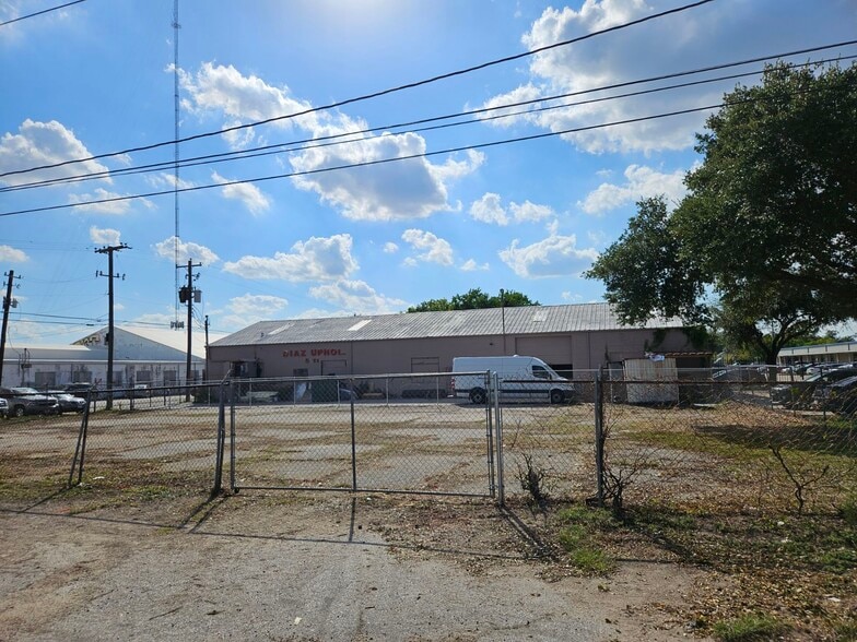 5201 Jensen dr, Houston, TX 77026